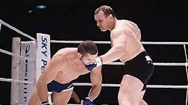 ウクライナというとすぐにイゴール・ボブチャンチンを思い出します。
総合格闘技「PRIDE.4」で日本格闘技界でデビュー以来、2005年の『PRIDE.GP決勝戦」までほぼ毎回、PRIDEに参戦していました。
