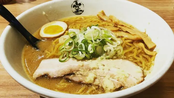 ラーメン「空」
香ばしい味噌ラーメン
生姜のアクセントも素晴らしく、