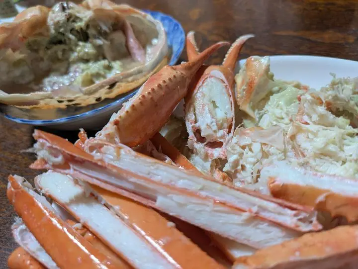 時期ではないけど、今日はカニ🦀

カニ味噌に米酢と醤油を混ぜて、