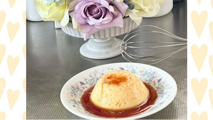 手作りシリーズデザート③【3つの材料で作る簡単プリン】
カスタードプリンをとてもお手軽にフライパンで作りました。
フライパンを使用して湯煎焼きを行いますので、