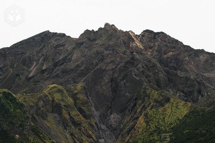 ★ #思い出の写真たち 、題『 #ごつごつ山 』 #16 ★
------------------------------
