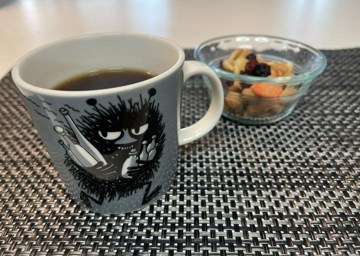 [リレー投稿　お気に入りのカップ]　どんどんアップデート中！
私のお気に入りは　ムーミンに出てくる悪党😀スティンキーのマグカップ。
