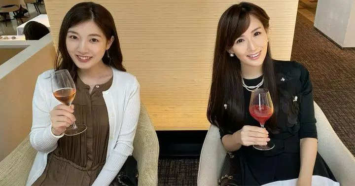 アナウンサー仲間のお友達とランチ✨
他のお席との間に仕切りがあって安心でした🥰
緊急事態宣言が明けて、週末に少しずつお友達に会えて幸せです💕